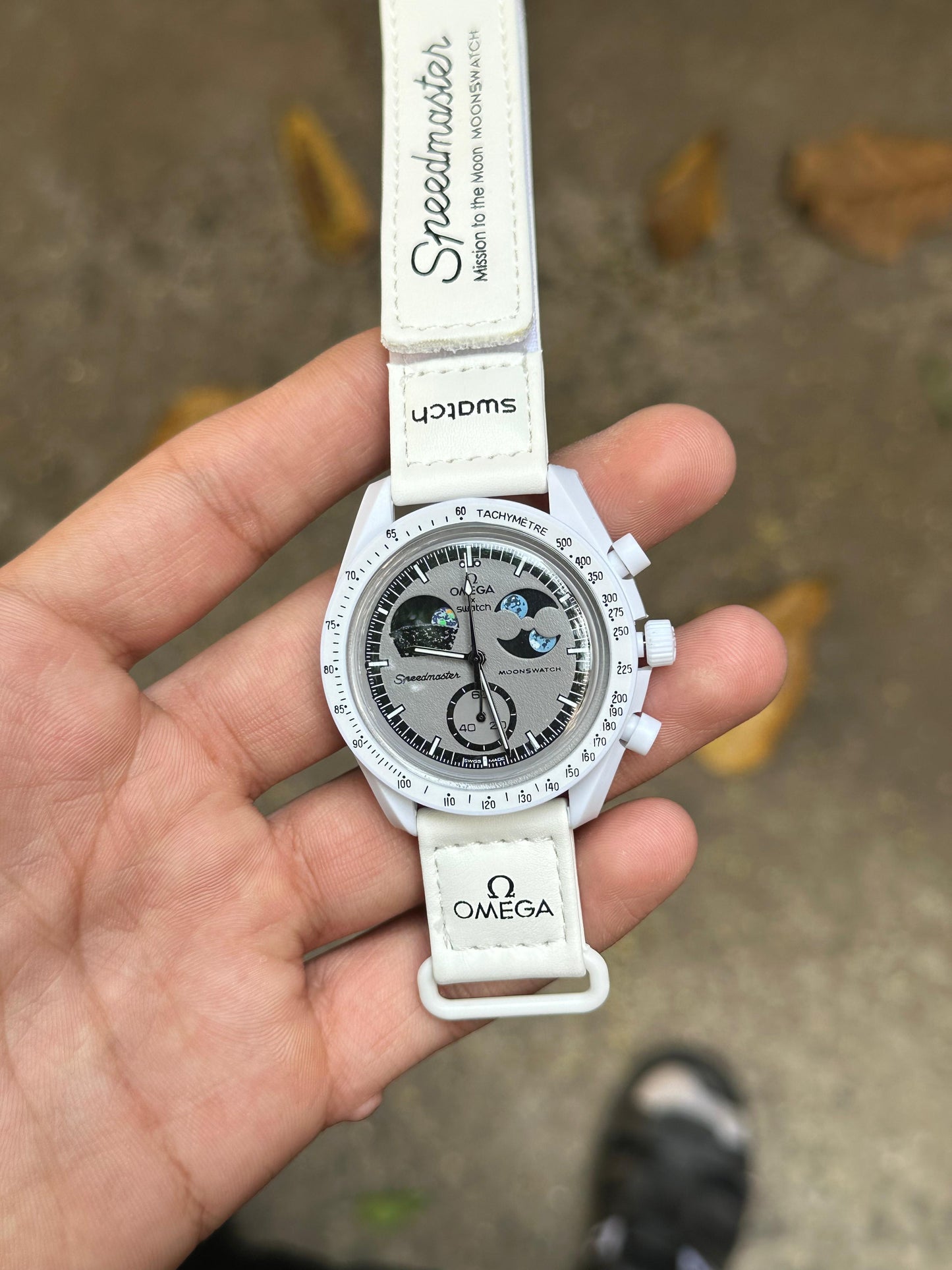OMEGA SUN MOON WORKING-White